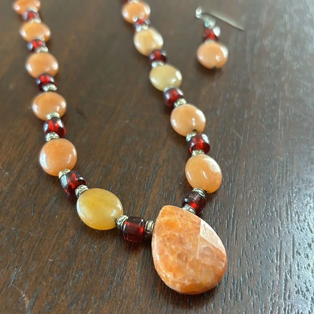 Set of handmade earrings and necklace‎